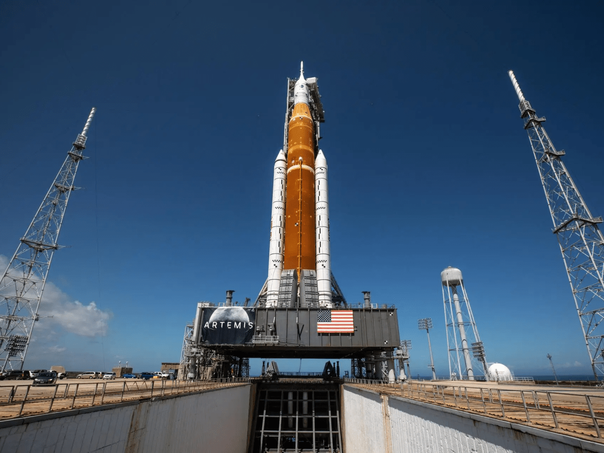 Artemis 2 Rolls to the Pad, Marking a High-Stakes Return to Crewed Lunar&nbsp;Flight