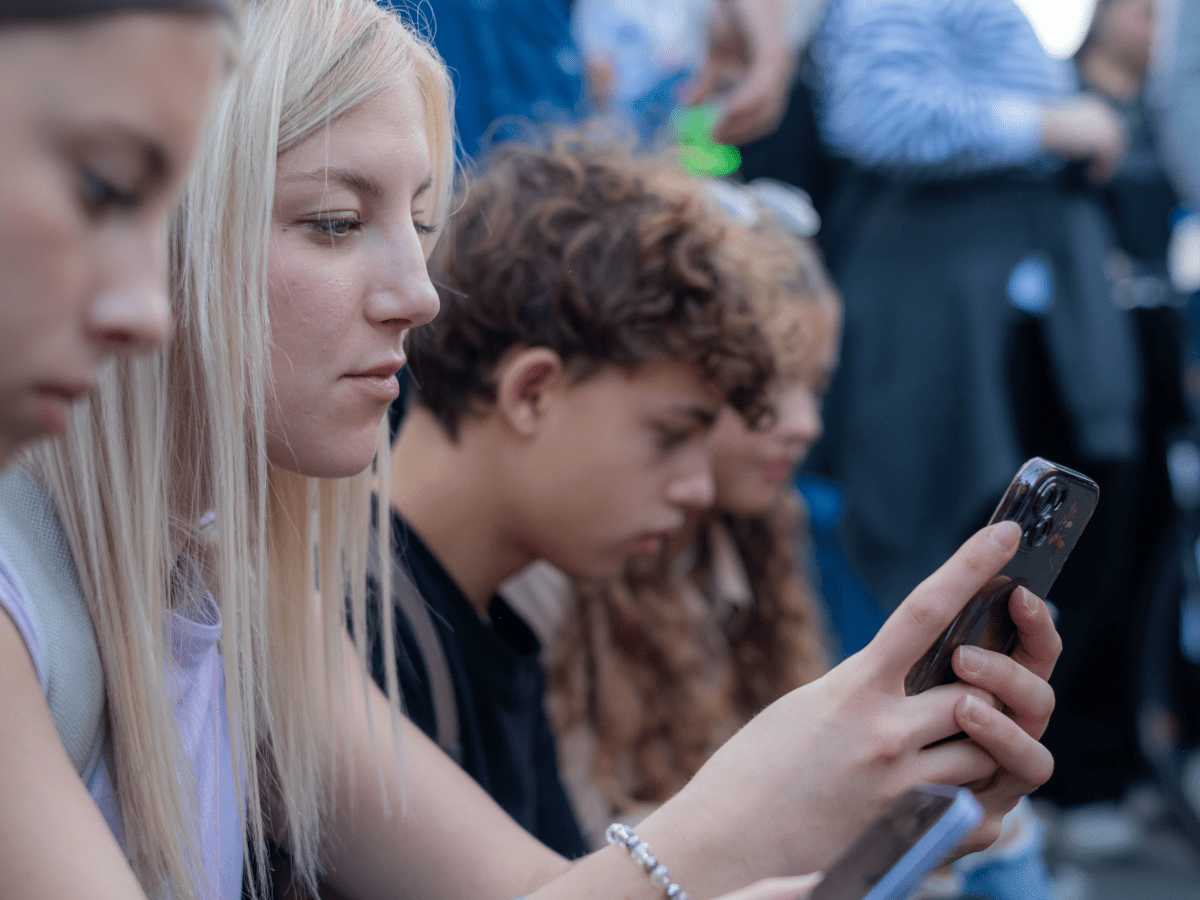 France Pushes Sweeping Social Media Ban for Children, Reigniting Global Tech&nbsp;Debate